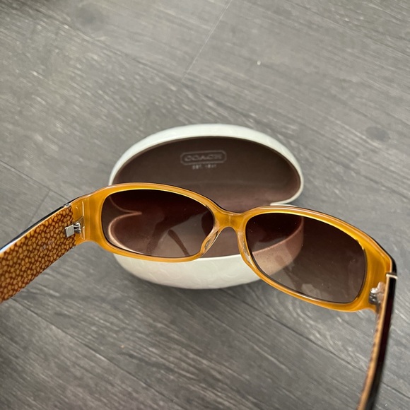 COACH SUNGLASSES🕶 - Picture 2 of 7